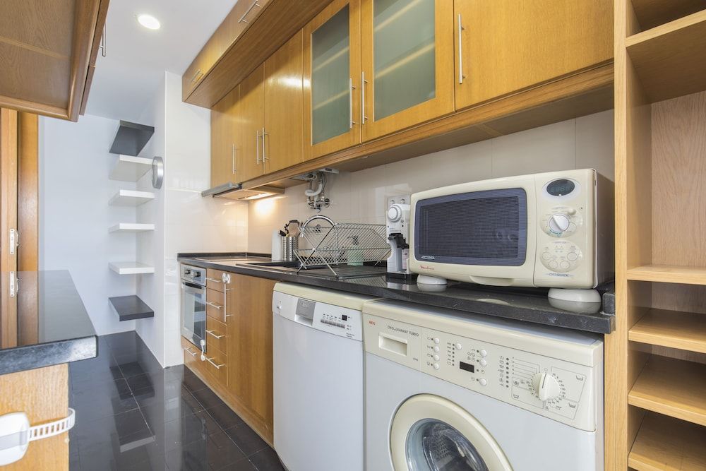 Cozy Apartment In Estefania Apartment, 1 Bedroom, City View 8