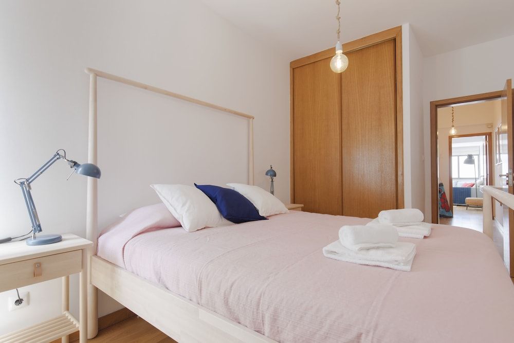 Cozy Apartment In Estefania Apartment, 1 Bedroom, City View 4