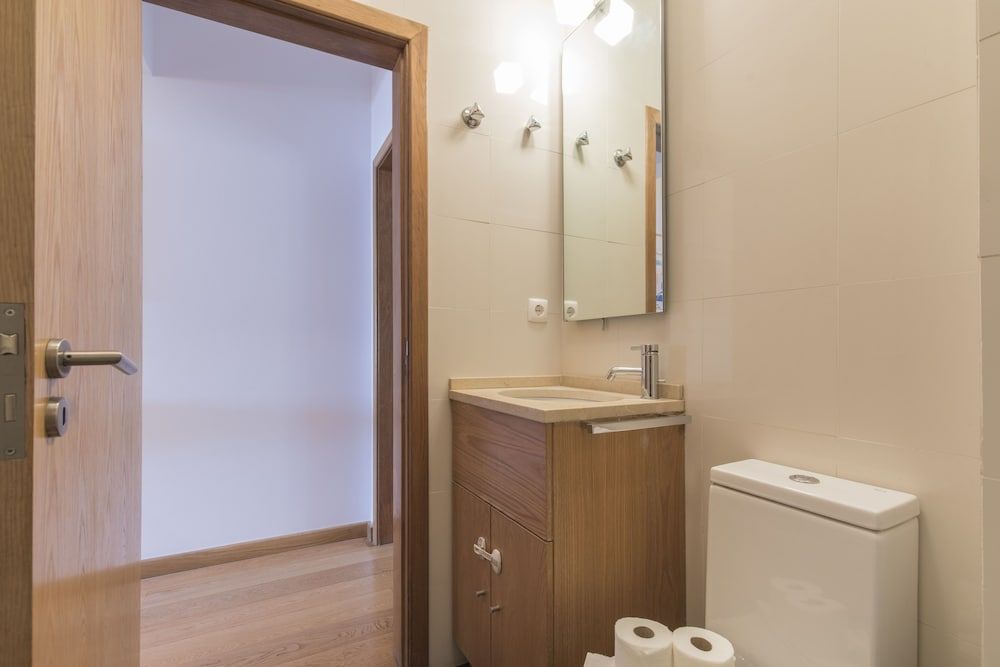 Cozy Apartment In Estefania Apartment, 1 Bedroom, City View 13