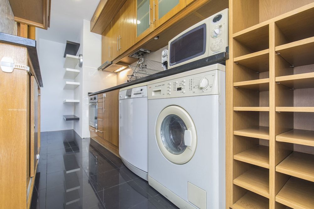 Cozy Apartment In Estefania Apartment, 1 Bedroom, City View 9