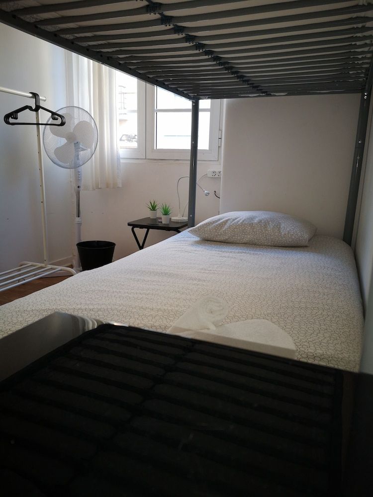 Hostel Paraíso da Penha Basic Double Room, Shared Bathroom (#3) 2