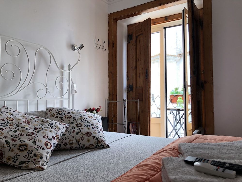 Hostel Charme da Graça Romantic Double Room, Shared Bathroom