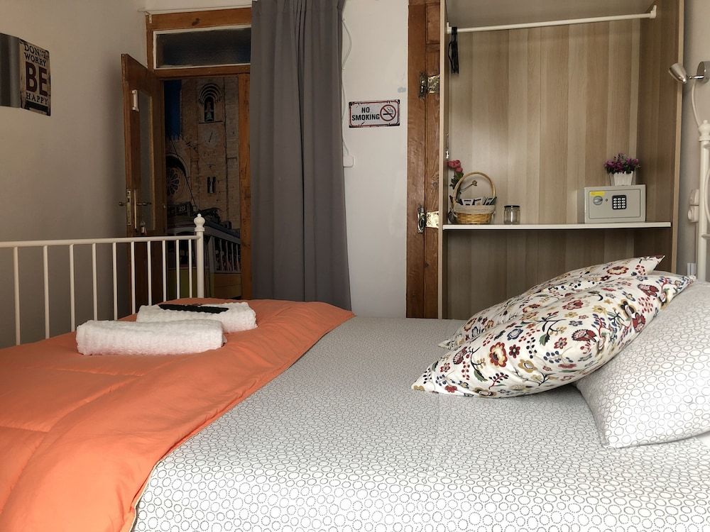 Hostel Charme da Graça Romantic Double Room, Shared Bathroom 5