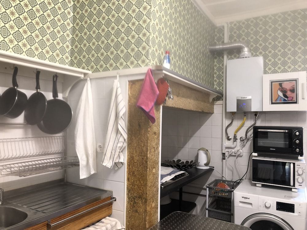 Hostel Charme da Graça Senior Single Room, Shared Bathroom 8