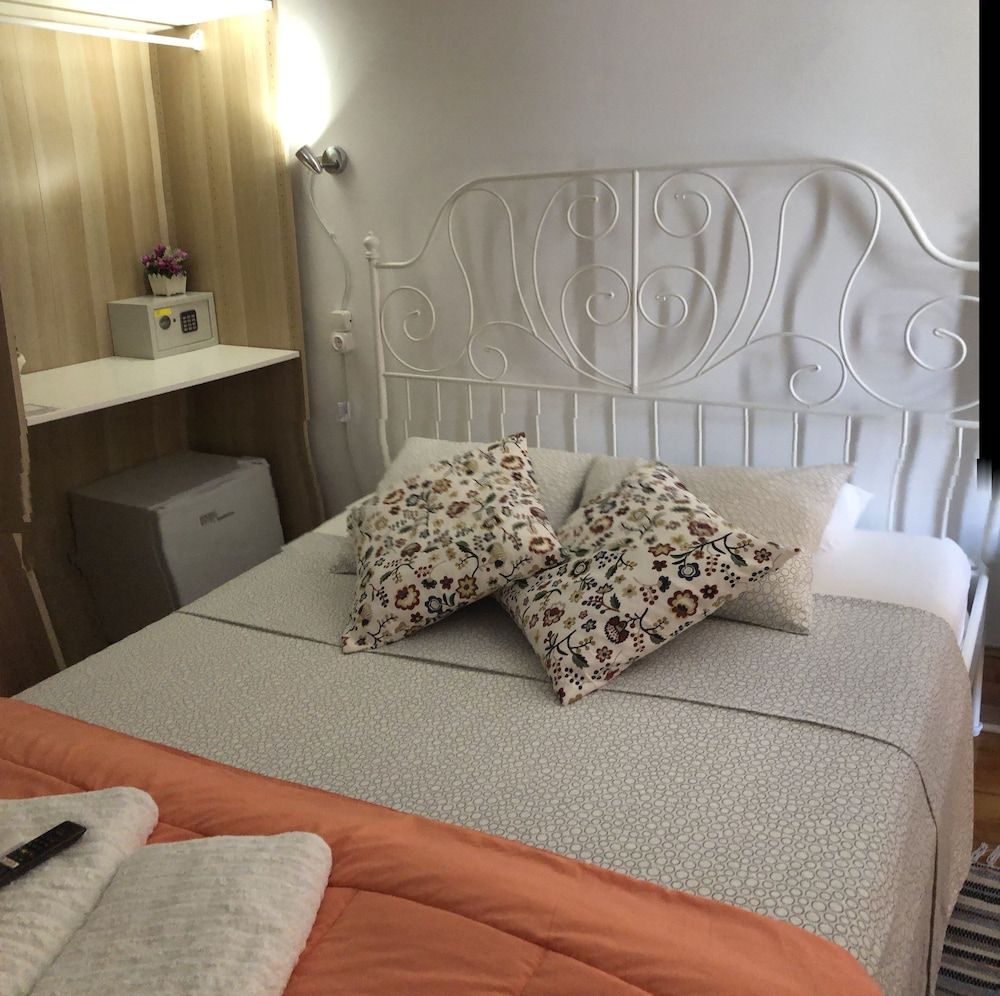 Hostel Charme da Graça Romantic Double Room, Shared Bathroom 3