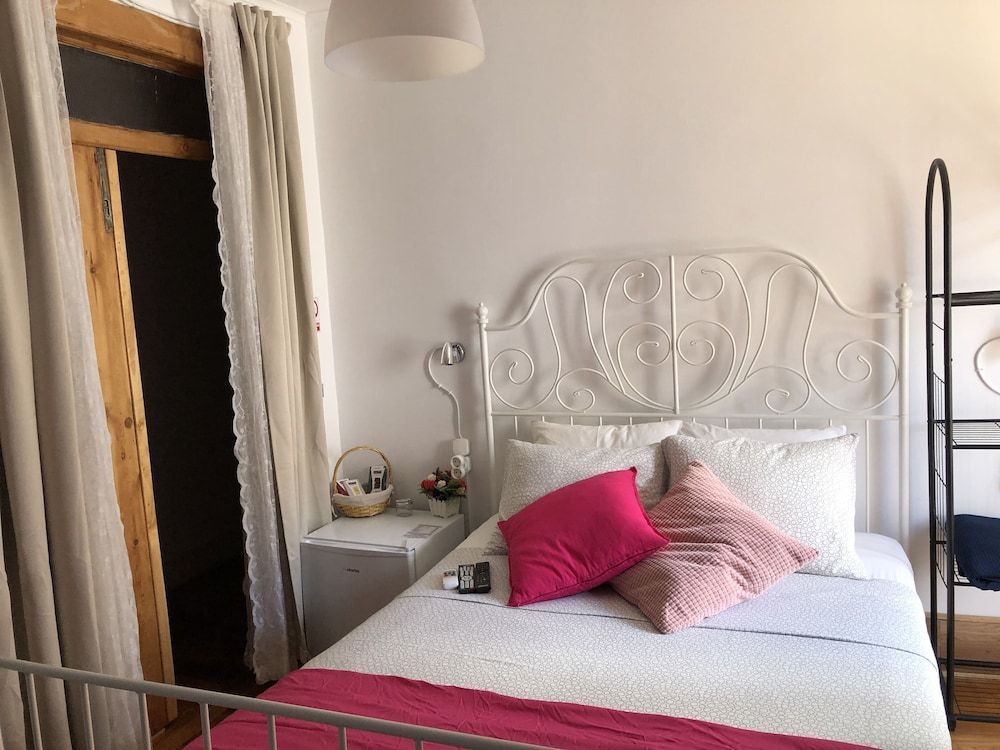 Hostel Charme da Graça Honeymoon Double Room, Shared Bathroom 3