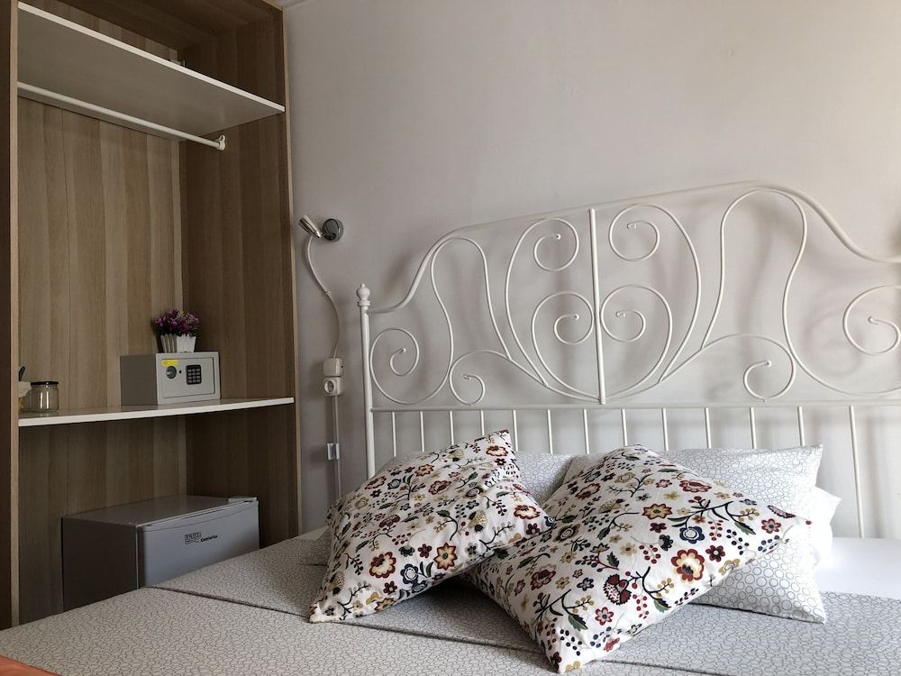 Hostel Charme da Graça Romantic Double Room, Shared Bathroom 6