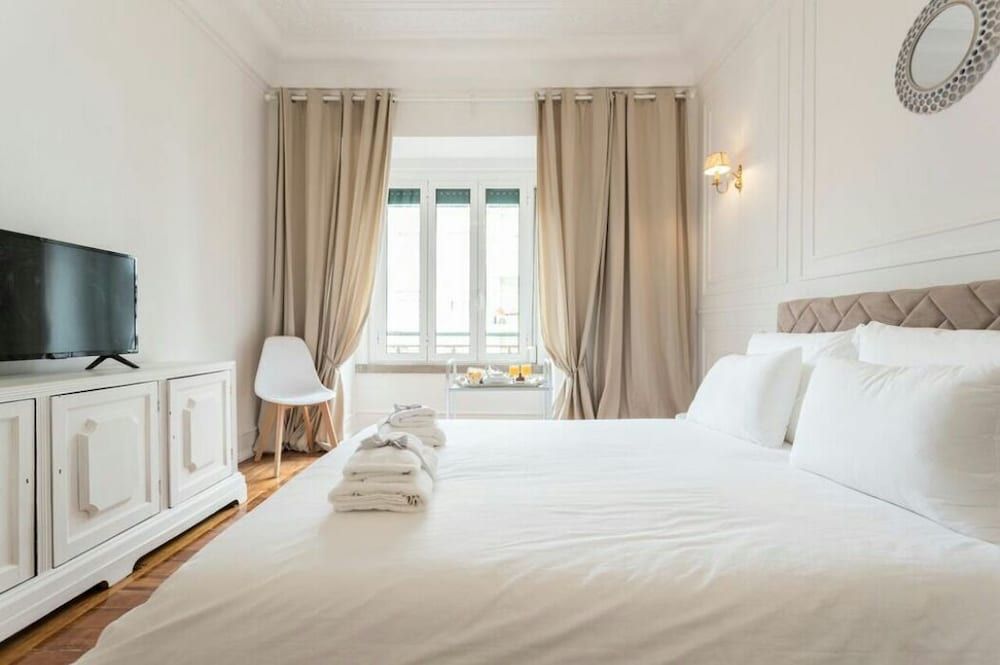 6 Clouds Double Room, Shared Bathroom 2