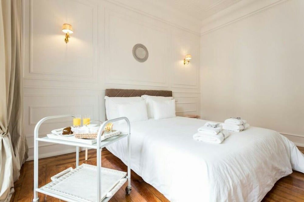 6 Clouds Double Room, Shared Bathroom 3