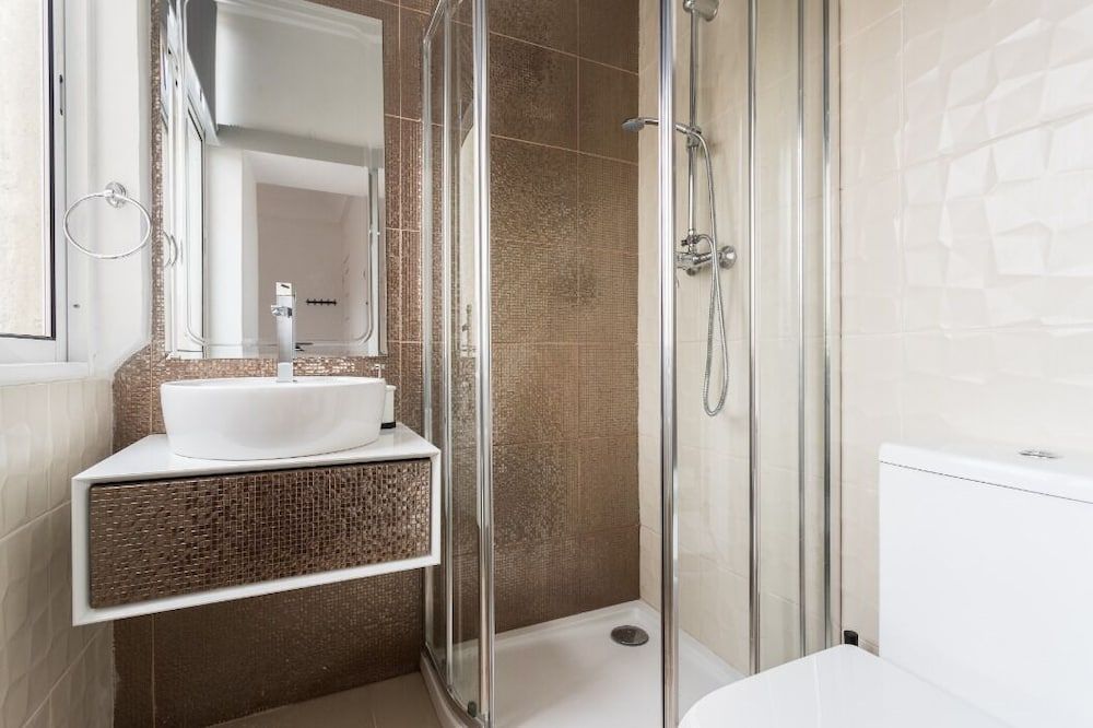 6 Clouds Double Room, Private Bathroom 5