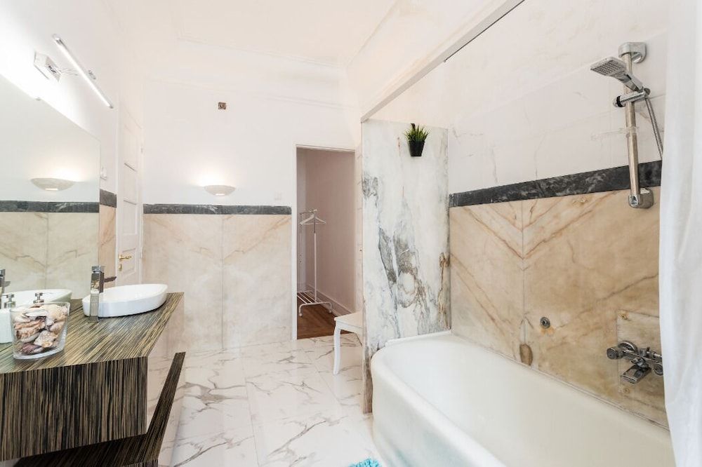 6 Clouds Superior Quadruple Room, Private Bathroom 11