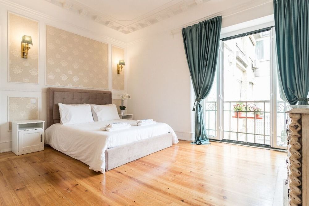 6 Clouds Superior Quadruple Room, Private Bathroom 2