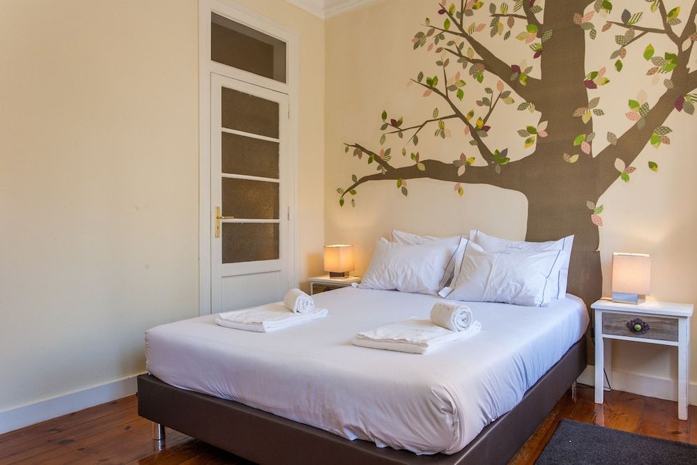 undefined ALTIDO Fantastic 3BR Apt w/ City Views & Workspace in Principe Real 9