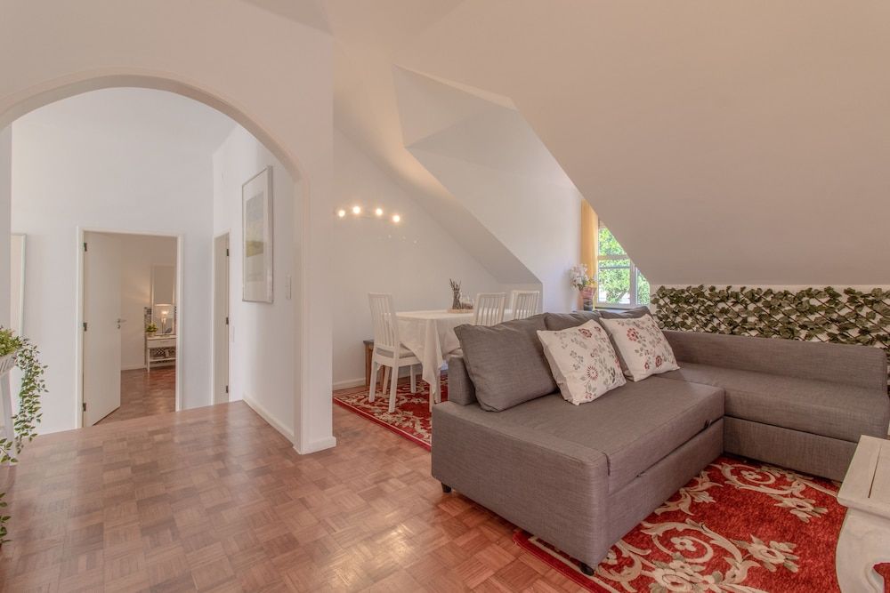 undefined Beautiful flat with balcony & Great location 10