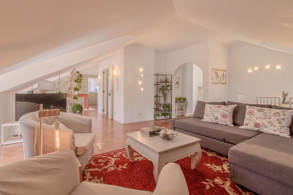 undefined Beautiful flat with balcony & Great location