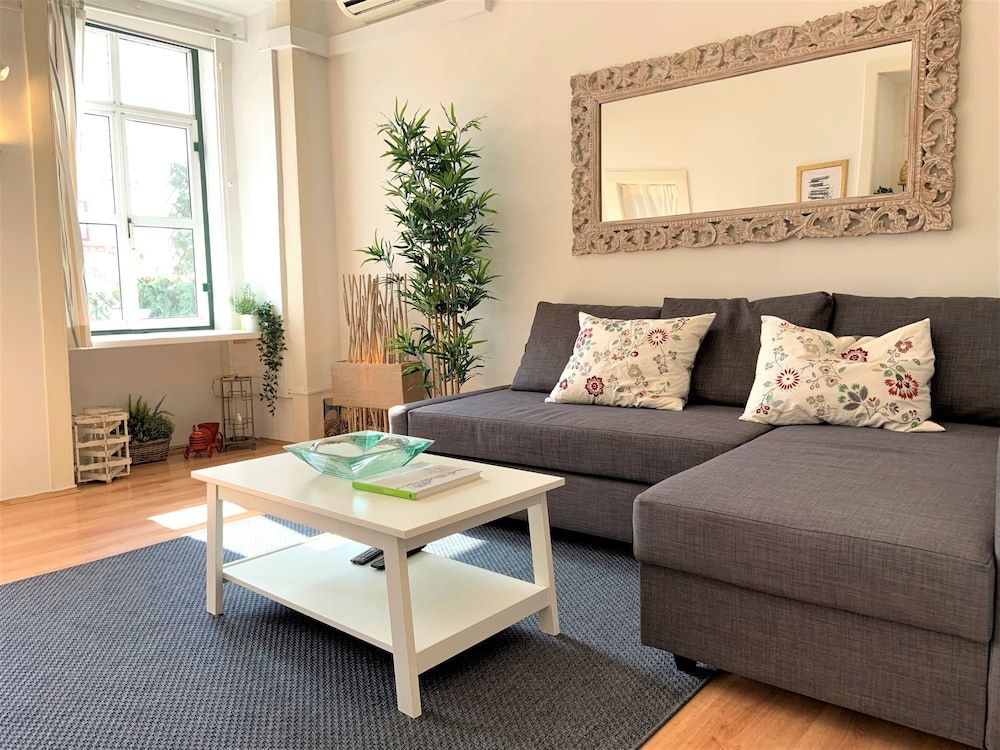 Beautiful flat with balcony & Great location Apartment, 2 Bedrooms (1st floor left) 9