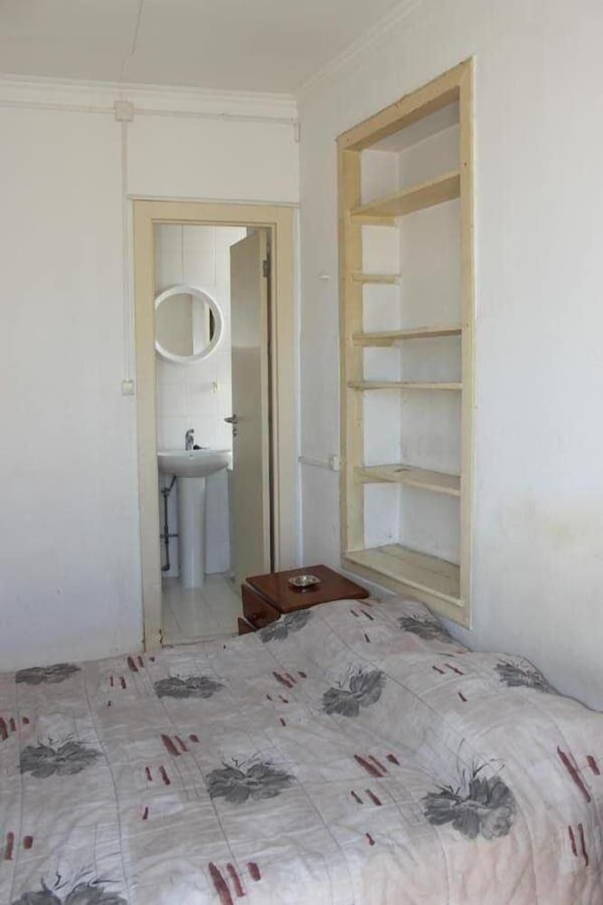 Viriato Rooms Family Room, Private Bathroom 5