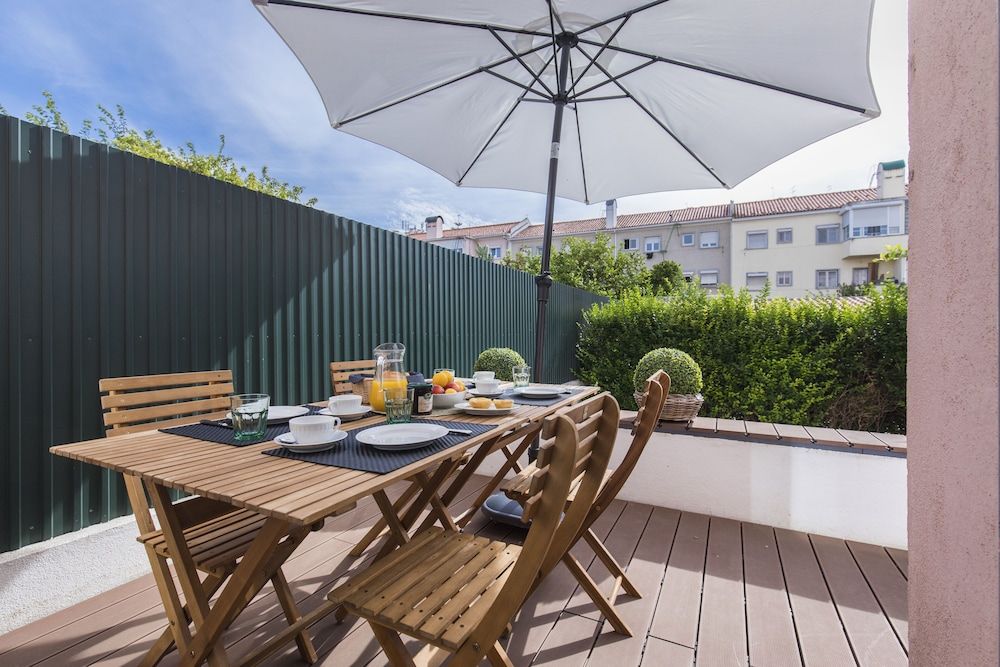 Garden House in Alvalade Apartment, 2 Bedrooms, Terrace 19