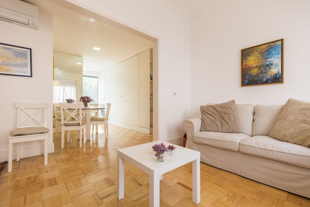 Garden House in Alvalade Apartment, 2 Bedrooms, Terrace 17