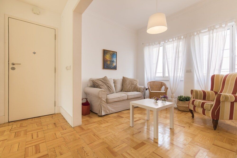 Garden House in Alvalade Apartment, 2 Bedrooms, Terrace 18