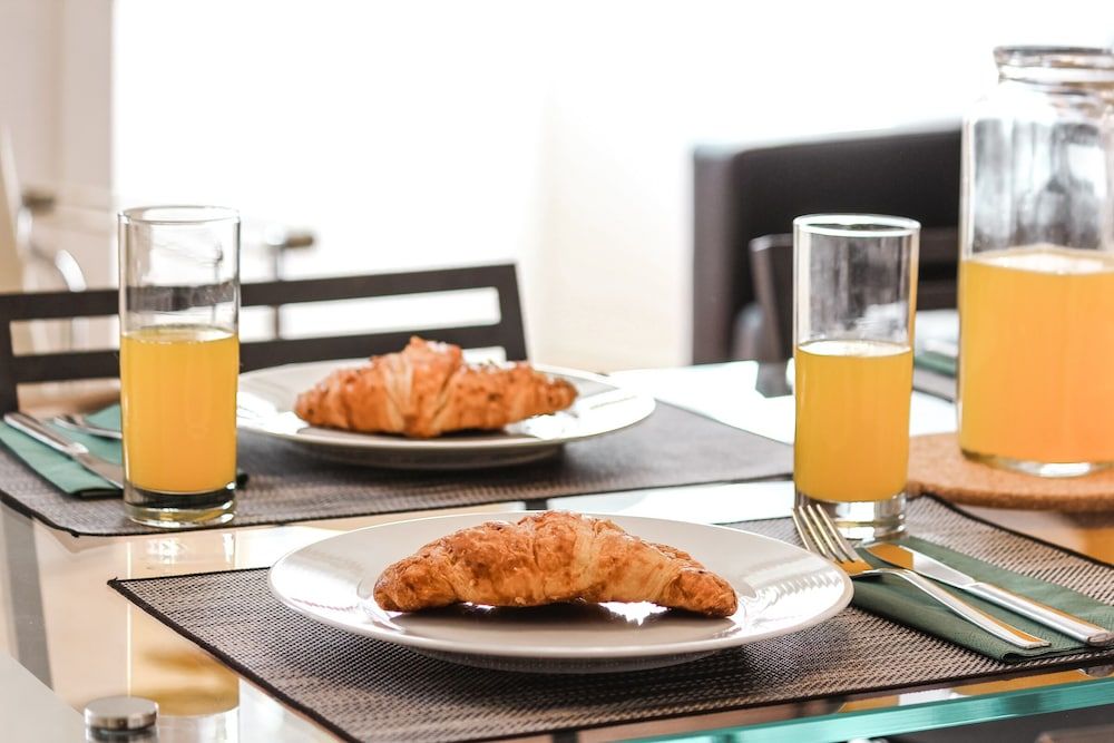 undefined JOIVY Elegant 2BR Apt nearby tram 28E stop - Portas Sol 8