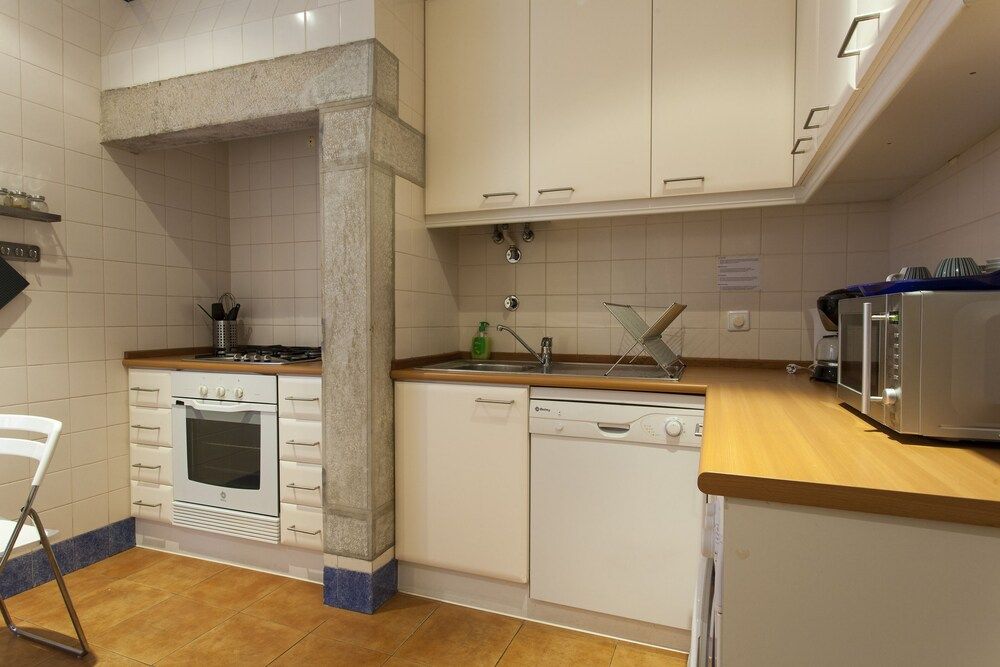 undefined ALTIDO Exquisite 2BR home w/ balcony in Lapa 9