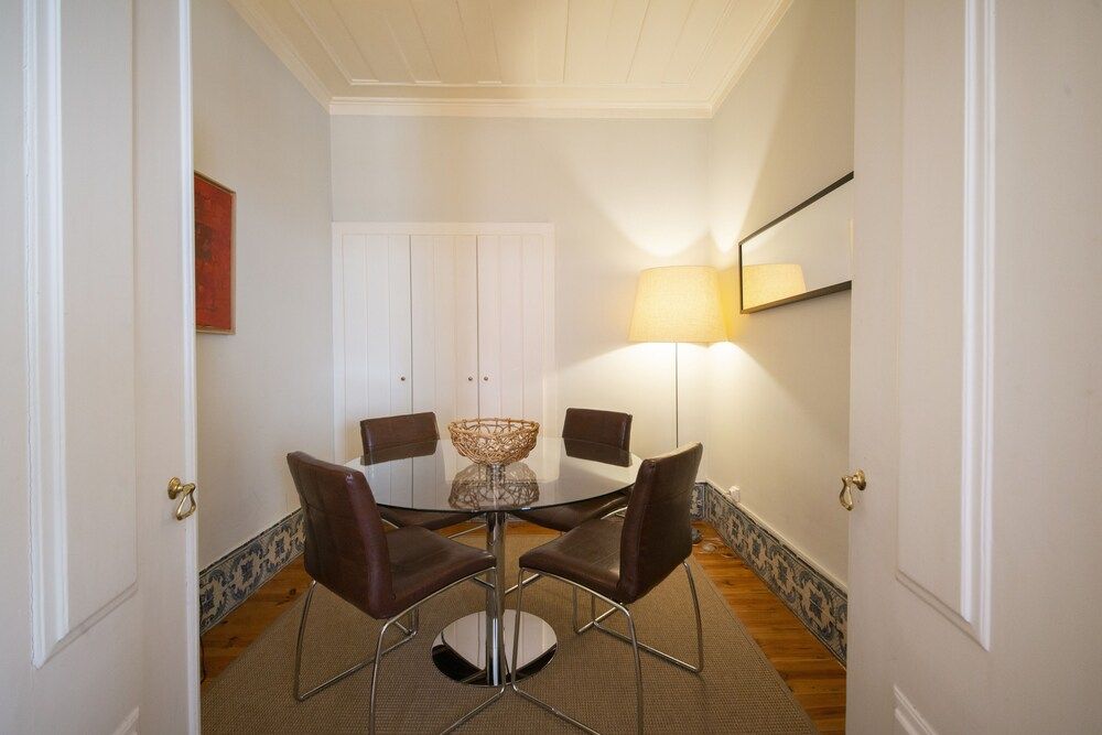 ALTIDO Exquisite 2BR home w/ balcony in Lapa Apartment (2 Bedrooms) 14