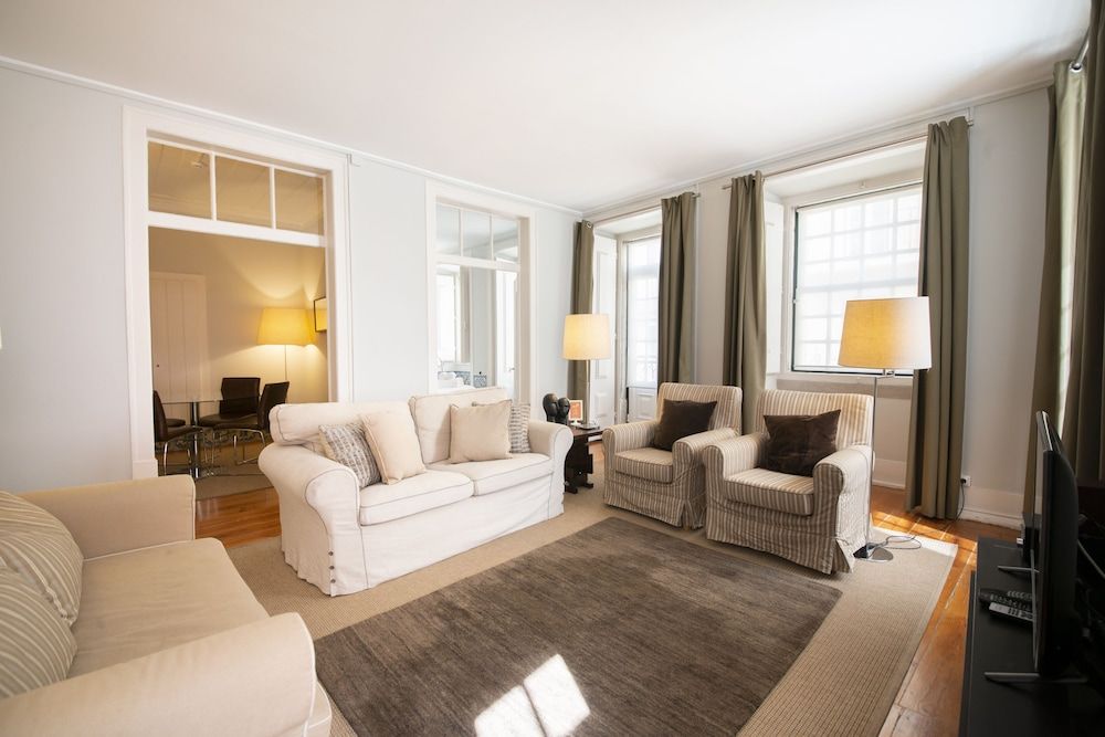 undefined ALTIDO Exquisite 2BR home w/ balcony in Lapa 10