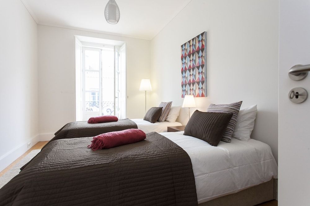 undefined ALTIDO Downtown Blue IV 5