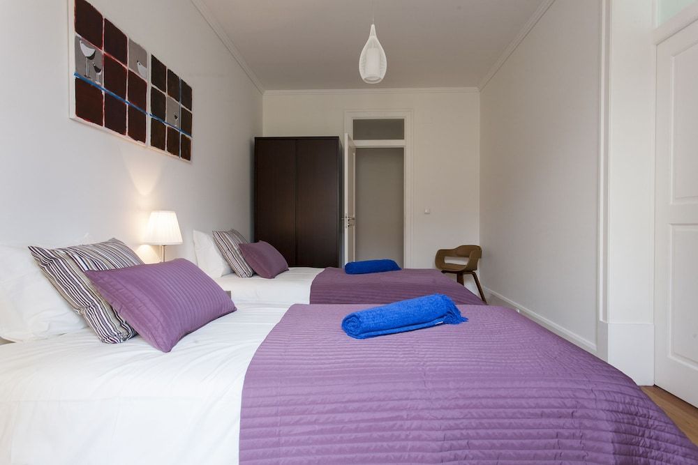 undefined ALTIDO Downtown Blue IV 4