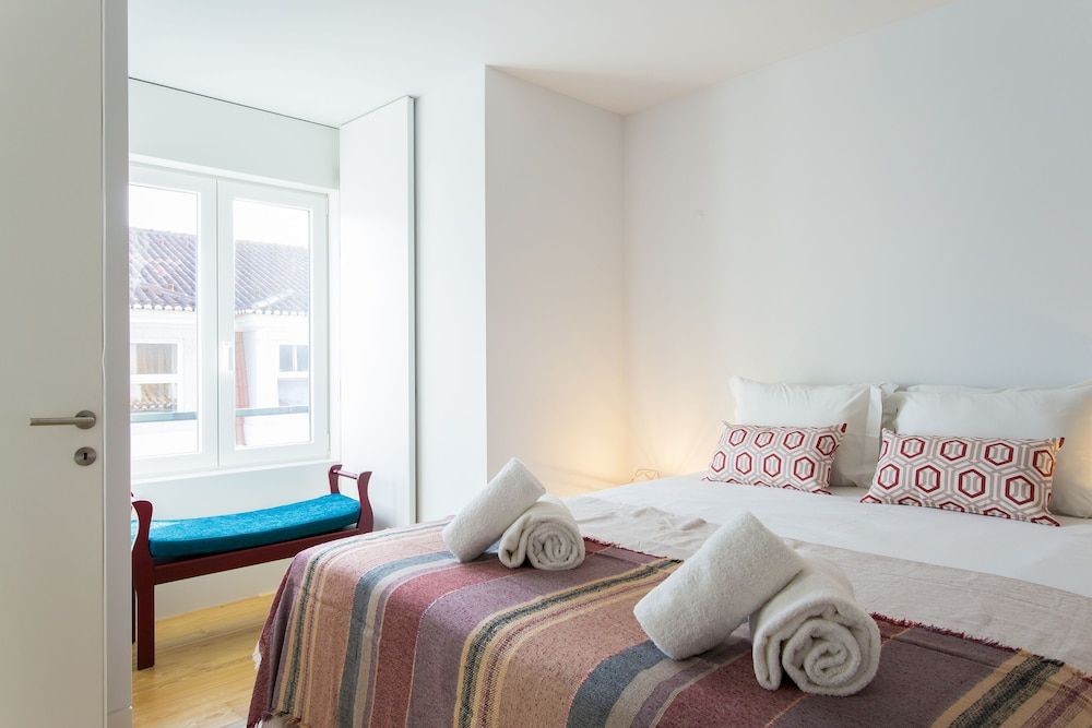JOIVY Leisure Luxury Downtown Duplex Lisbon Apartment (2 Bedrooms) 16