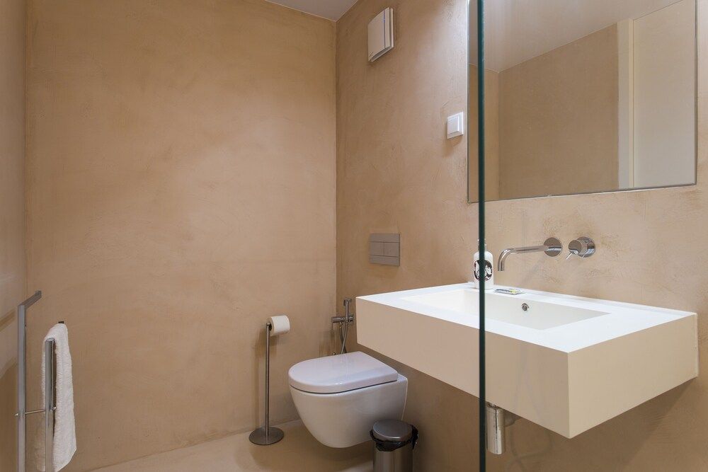 JOIVY Leisure Luxury Downtown Duplex Lisbon Apartment (2 Bedrooms) 25