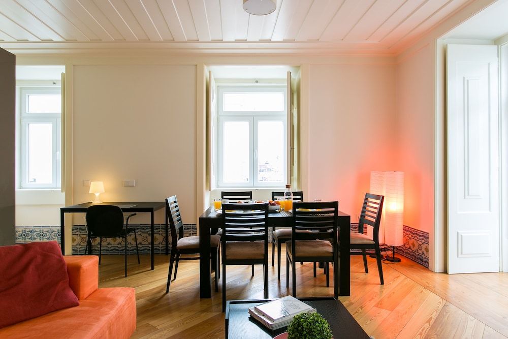 undefined JOIVY Elegant 2BR Apt w/workspace nearby Baixa-Chiado subway 10
