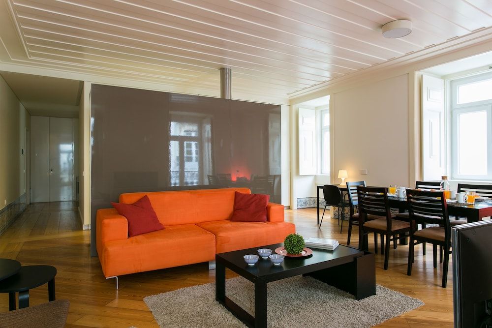 undefined JOIVY Elegant 2BR Apt w/workspace nearby Baixa-Chiado subway