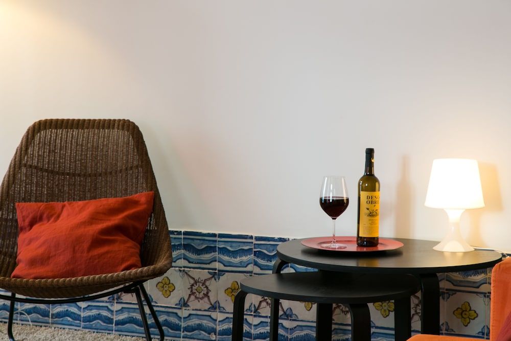 undefined JOIVY Elegant 2BR Apt w/workspace nearby Baixa-Chiado subway 3