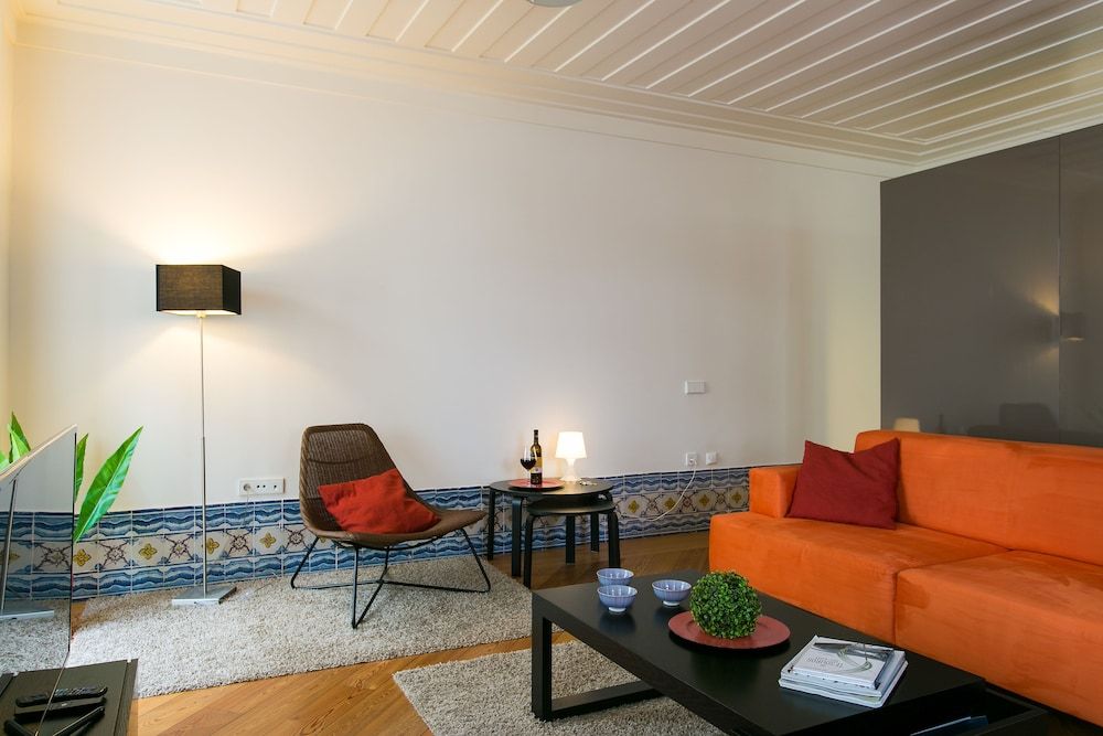 JOIVY Elegant 2BR Apt w/workspace nearby Baixa-Chiado subway Apartment, 2 Bedrooms 14