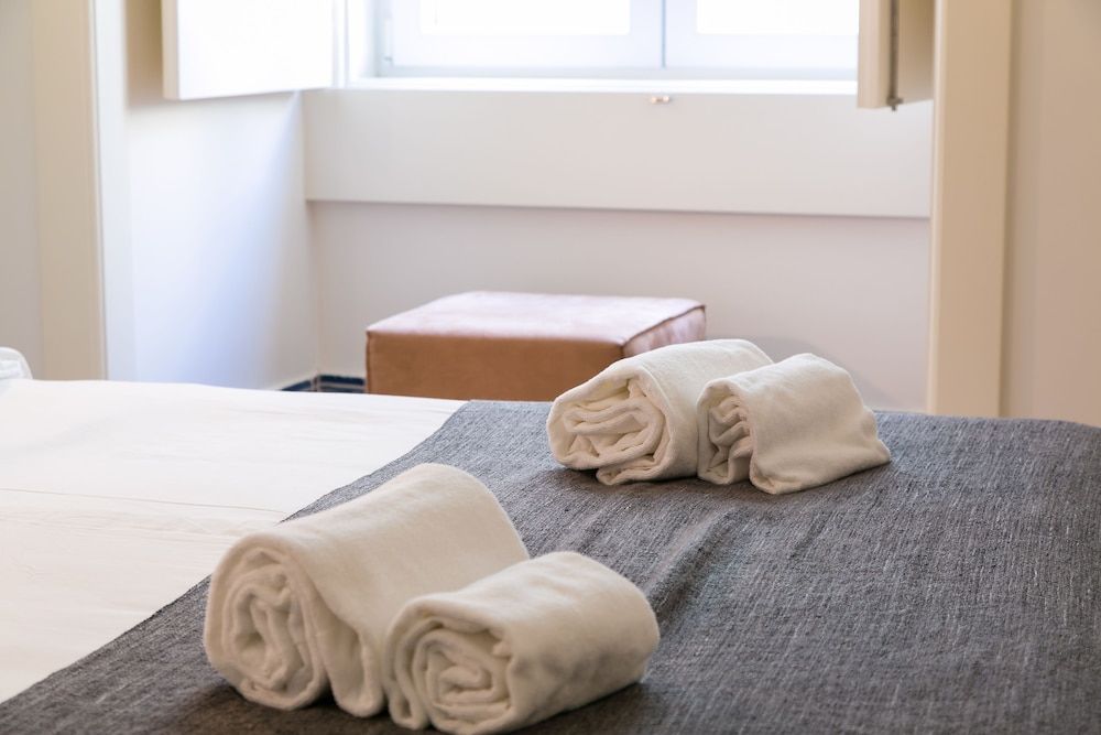 undefined JOIVY Elegant 2BR Apt w/workspace nearby Baixa-Chiado subway 8