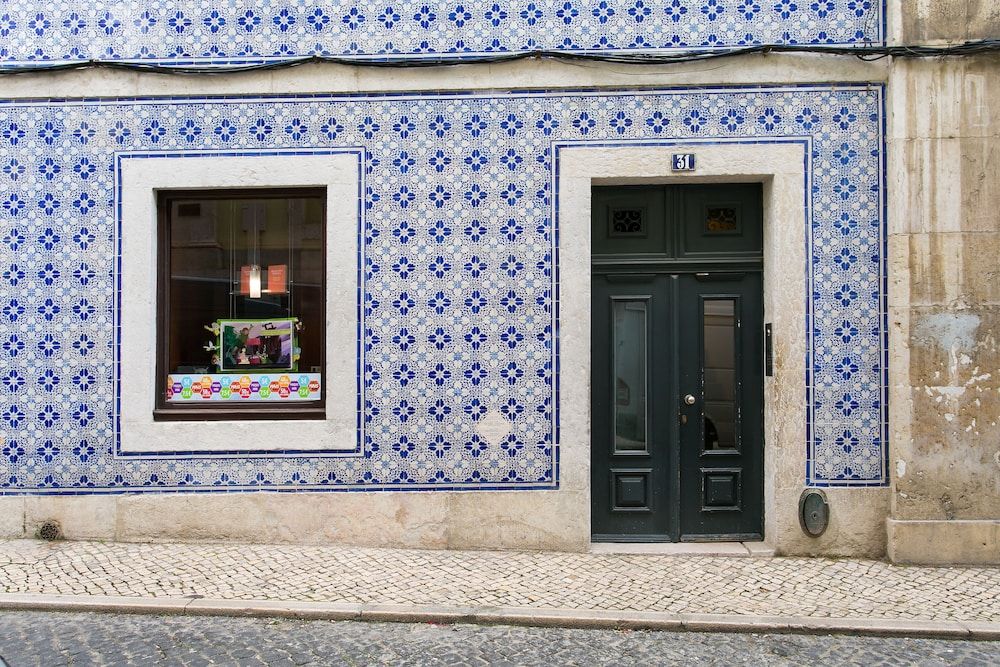 undefined JOIVY Elegant 2BR Apt w/workspace nearby Baixa-Chiado subway 2