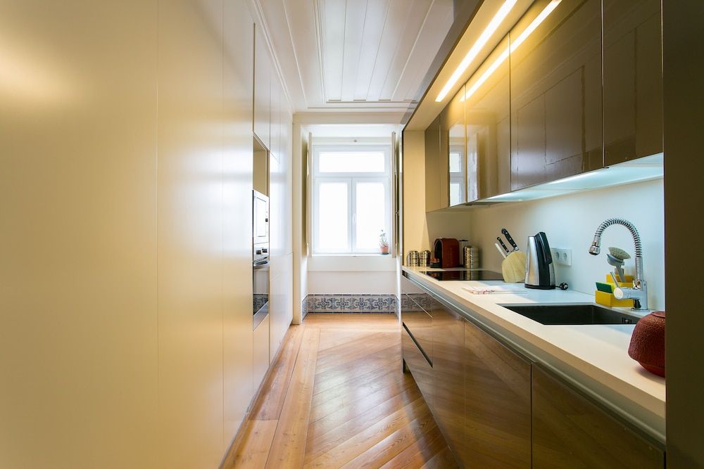 JOIVY Elegant 2BR Apt w/workspace nearby Baixa-Chiado subway Apartment, 2 Bedrooms 11