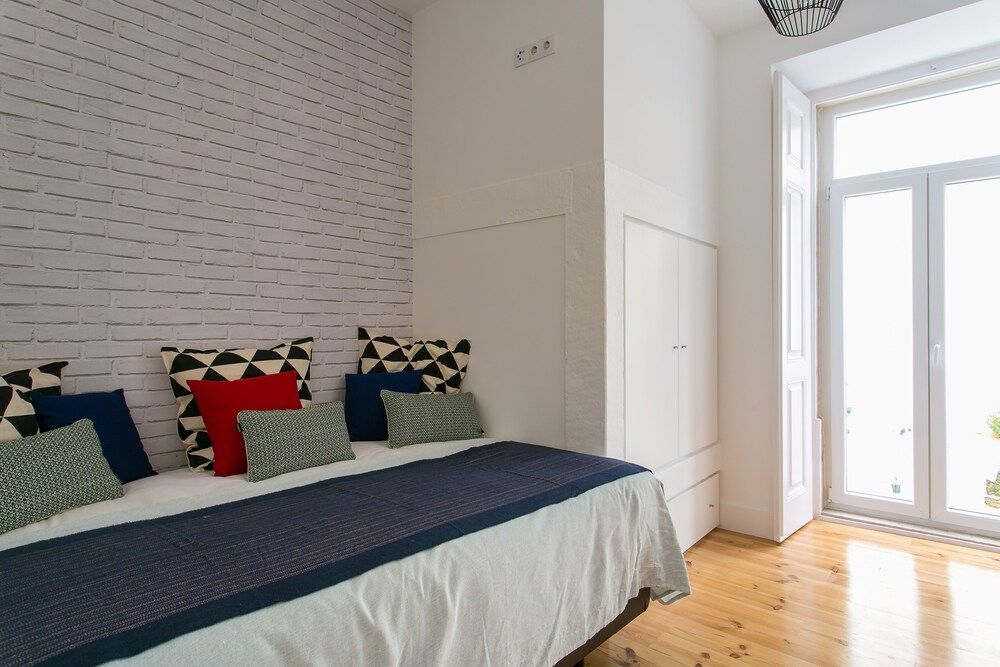 undefined JOIVY Gorgeous 3BR home w/balcony nearby Time Out Market 7