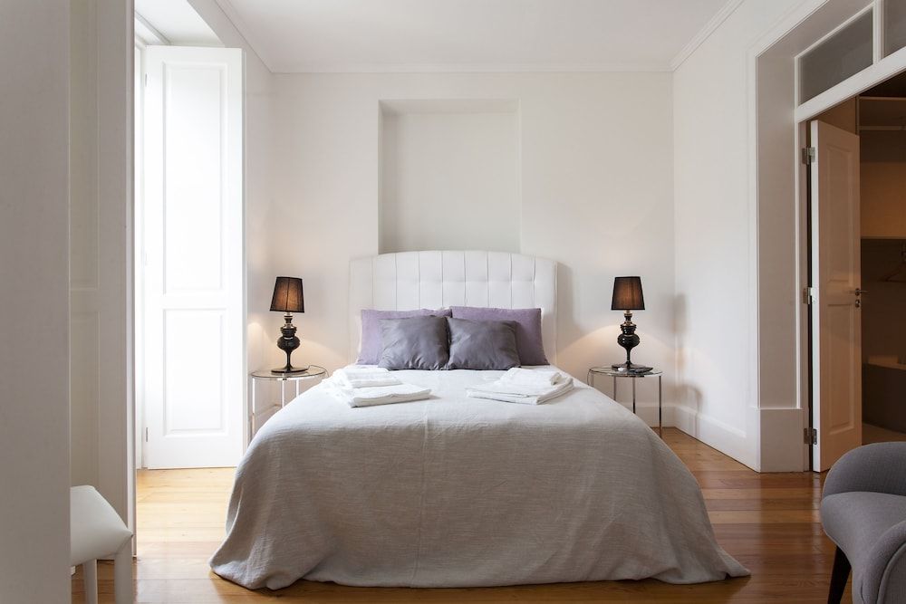 undefined JOIVY Stylish 2BR Apt w/balcony at the heart of Baixa 7