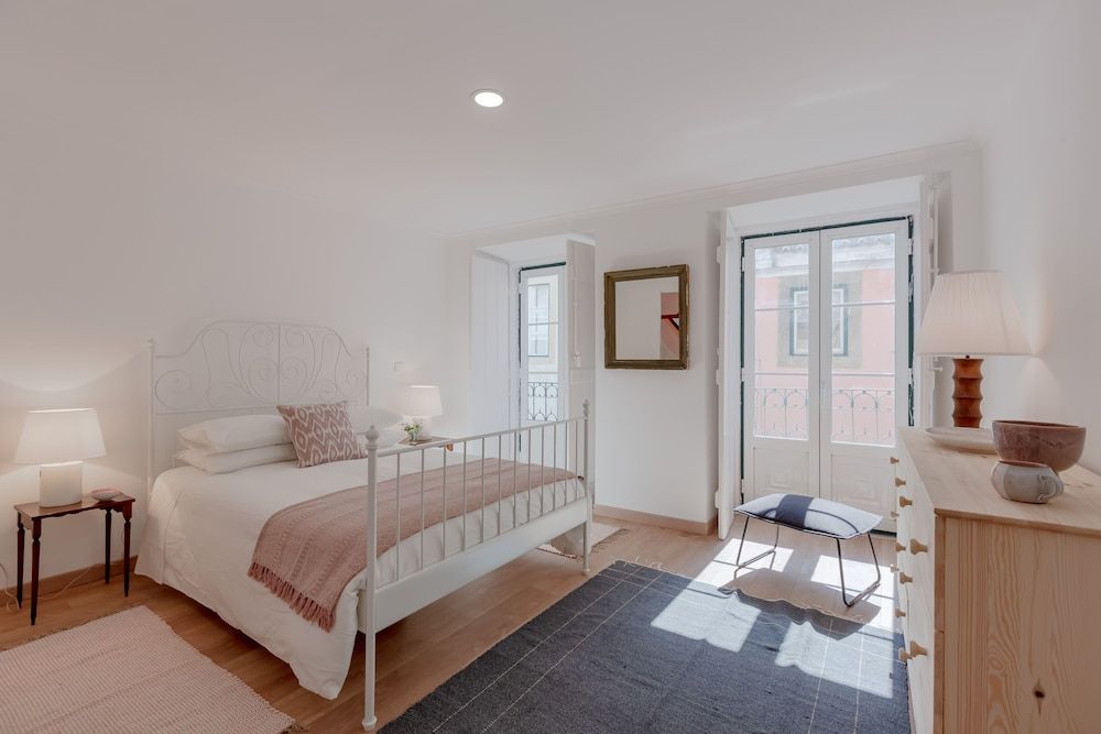 undefined Bright & Spacious W/ Orange Tree Patio Apartment by TimeCooler 10