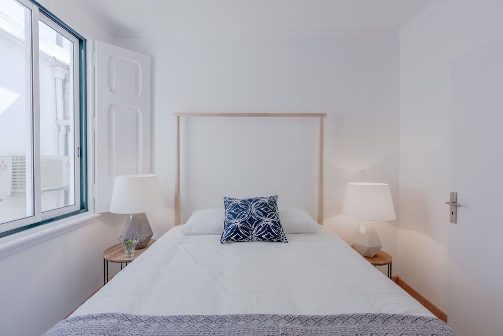 undefined Bright & Spacious W/ Orange Tree Patio Apartment by TimeCooler 4