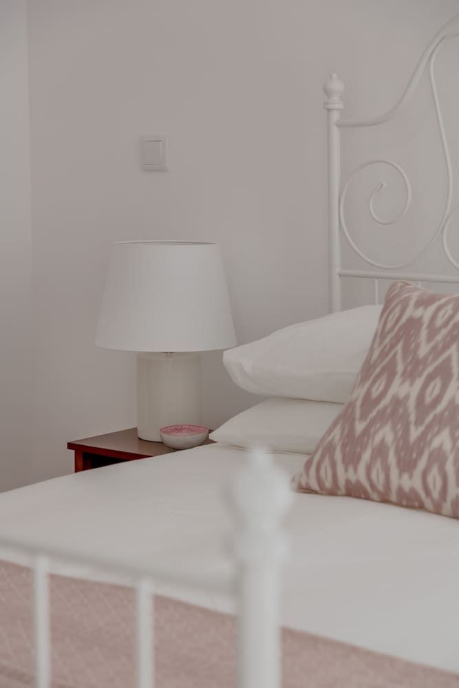 Bright & Spacious W/ Orange Tree Patio Apartment by TimeCooler Apartment, 3 Bedrooms 25