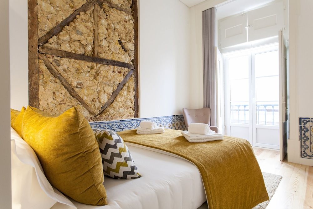 undefined JOIVY Design heaven in Baixa - 2BR Apt w/workspace