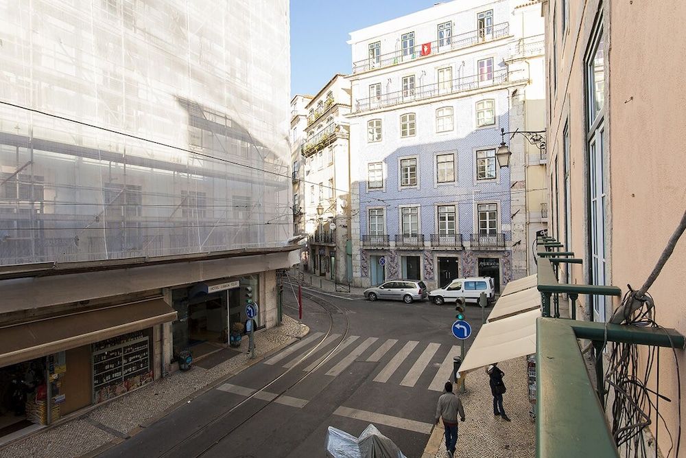 undefined JOIVY Design heaven in Baixa - 2BR Apt w/workspace 2