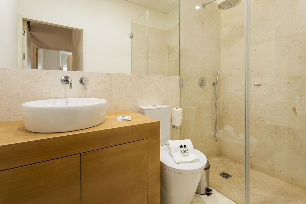 JOIVY Design heaven in Baixa - 2BR Apt w/workspace Apartment (2 Bedrooms) 11