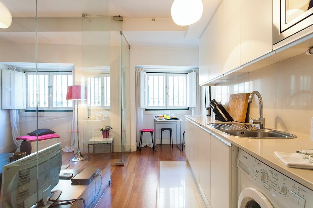 undefined JOIVY Color-block studio w/workspace &free parking at the heart of Santa Catarina 5