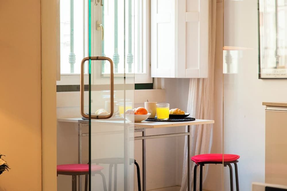 undefined JOIVY Color-block studio w/workspace &free parking at the heart of Santa Catarina 6