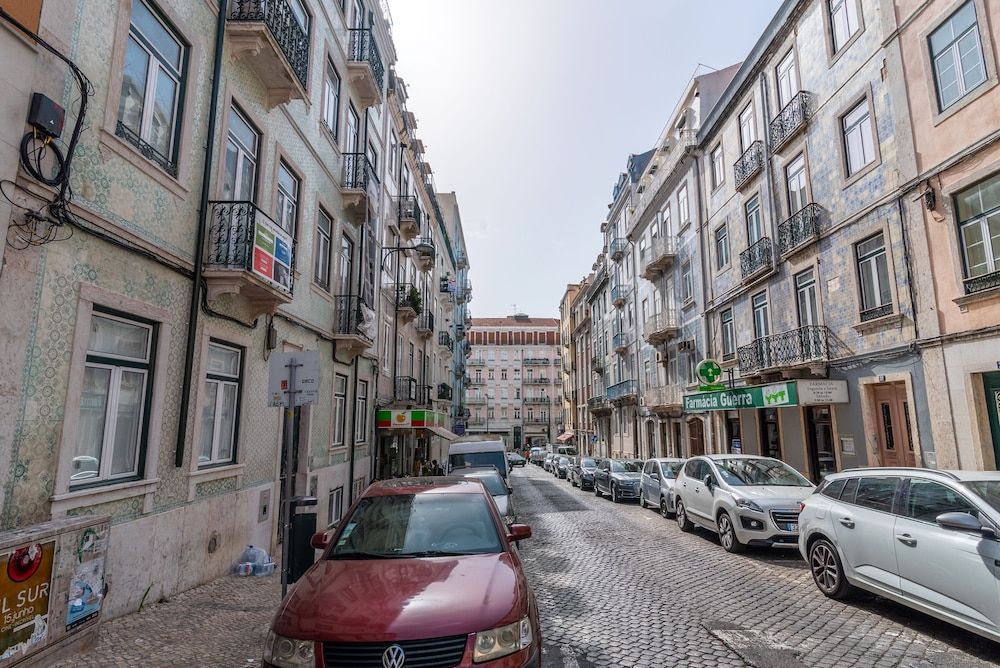 undefined ALTIDO Charming 3BR home w/workspace&terrace by Intendente subway 3